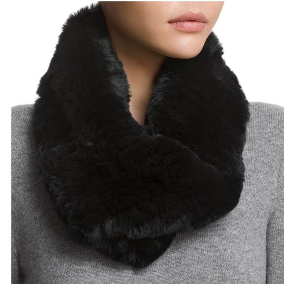 Ann Taylor Accessories - Ann Taylor infinity Faux Fur Scarf